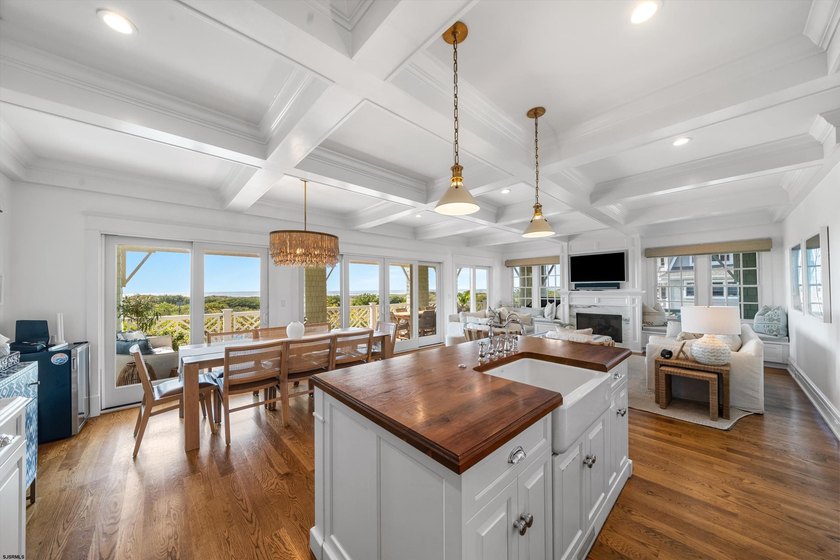 Stunning Beach Front Home with Unobstructed Ocean Views! This - photo 7
