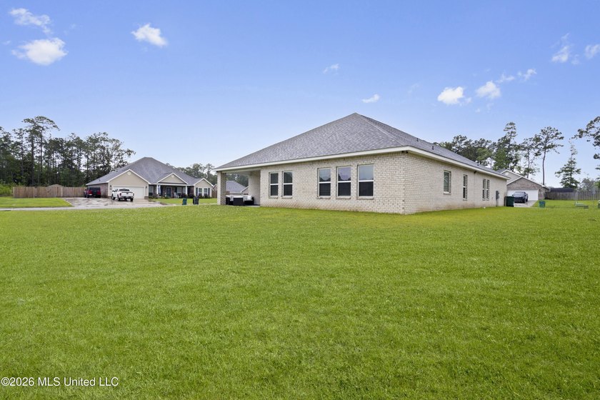 Welcome to your dream home offering 2.75% VA Assumable loan with - photo 34