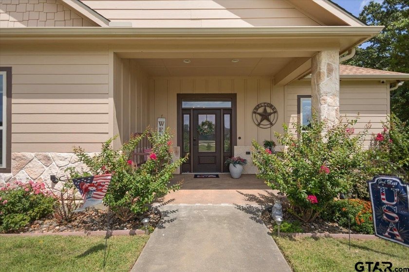Experience the perfect blend of luxury, comfort, and - photo 6