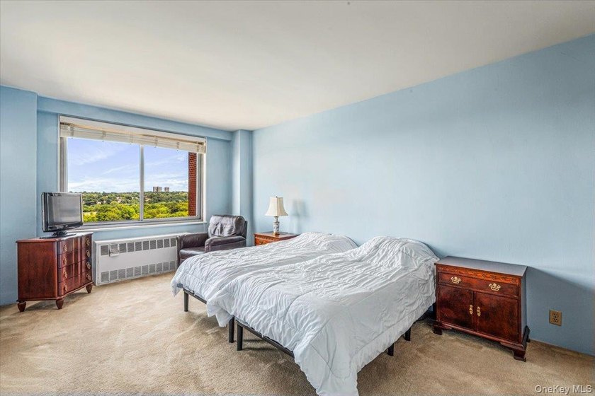 Welcome to your next home at Lakeside Towers! This spacious - photo 10