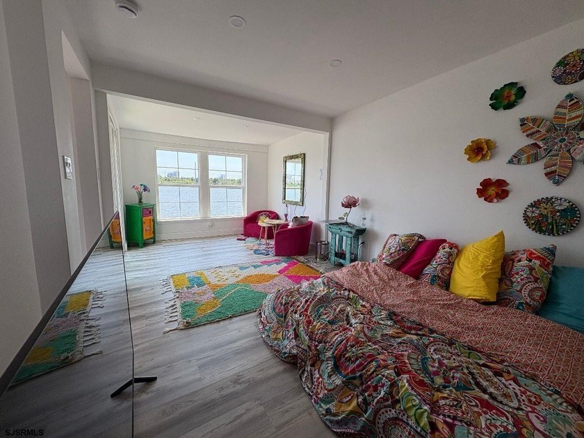 Turnkey waterfront investment opportunity! This fully renovated - photo 8