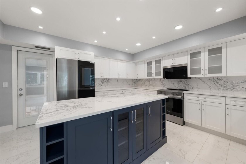 Virtually Staged. Lake Magdalene Manors - Luxury home designed - photo 4