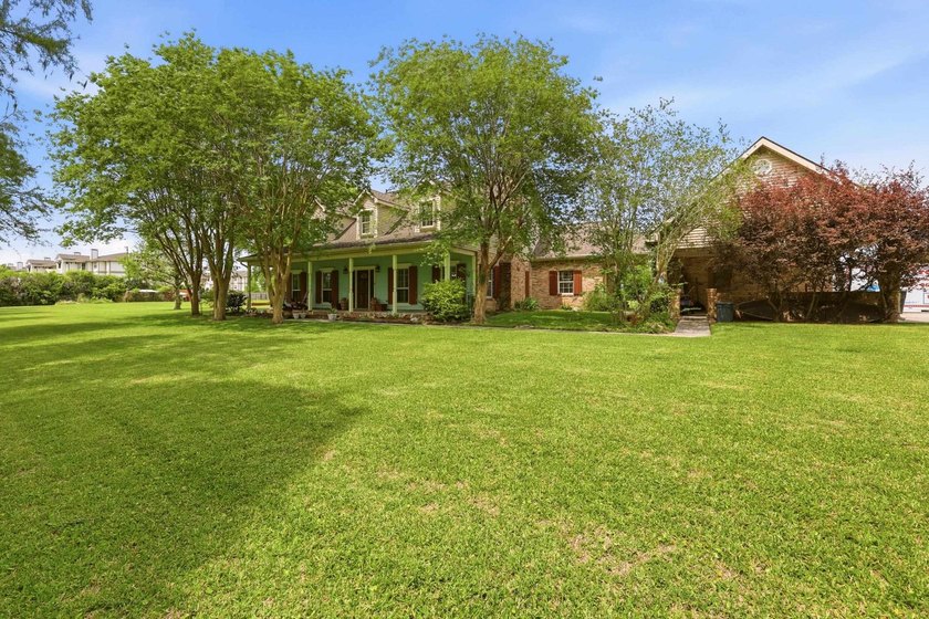 Custom-built with timeless craftsmanship and exceptional quality - photo 2