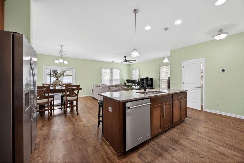 Palmetto Pointe Townes, 3-bedroom 2.5 bath, single-family home - photo 9