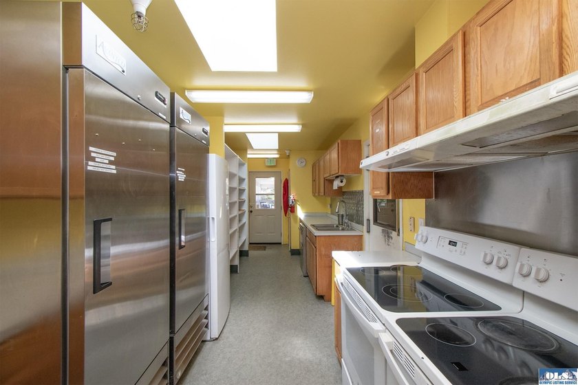 Some properties come along only once. This is one of them - photo 17