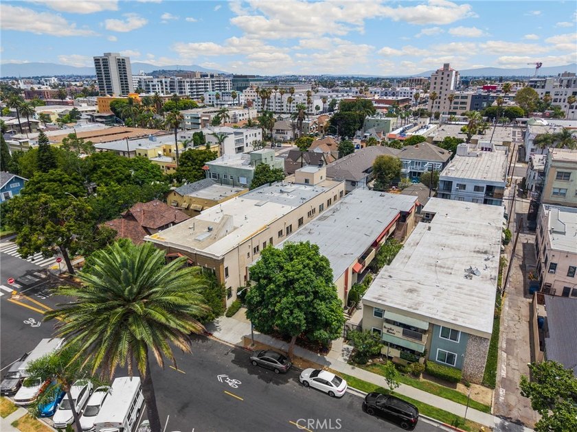 Welcome to this charming top floor 1 bedroom, 1 bath own your - photo 22