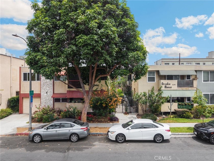Welcome to this charming top floor 1 bedroom, 1 bath own your - photo 26