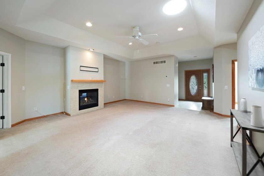 Rare opportunity to own these highly desired 55+ one level - photo 6