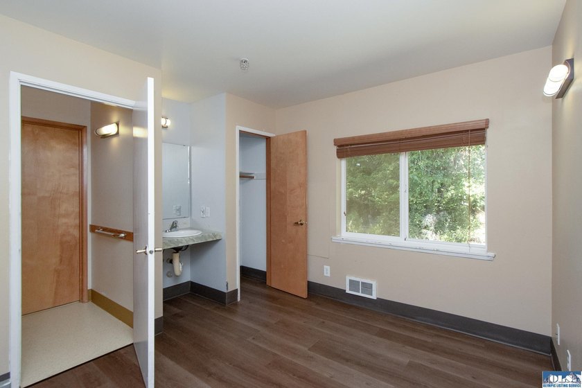 Some properties come along only once. This is one of them - photo 27