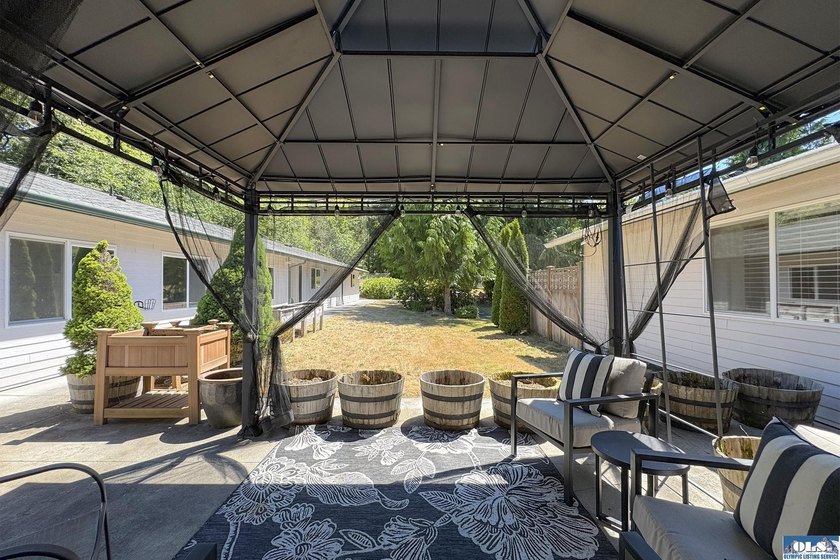 Some properties come along only once. This is one of them - photo 34