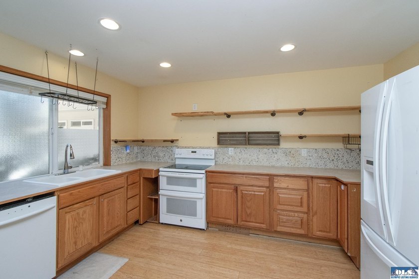 Some properties come along only once. This is one of them - photo 42