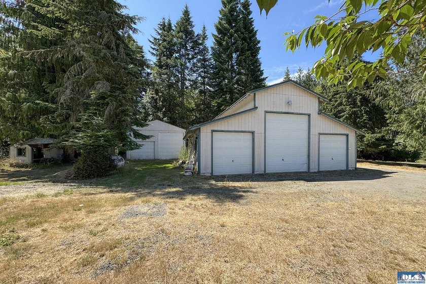 Some properties come along only once. This is one of them - photo 47