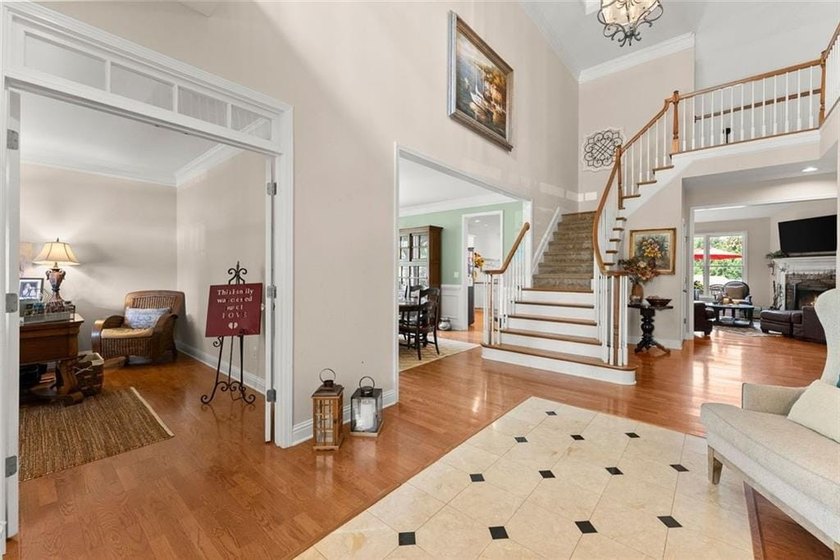 Welcome to your new home, perfectly situated on the 15th fairway - photo 7