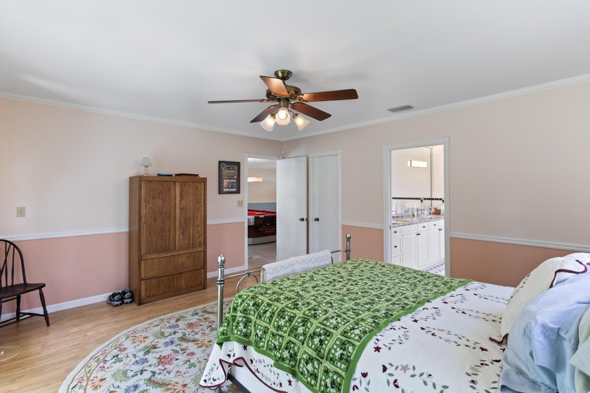 Welcome to this thoughtfully designed single-family residence - photo 18