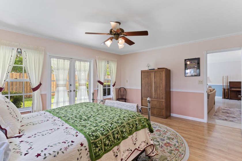 Welcome to this thoughtfully designed single-family residence - photo 19