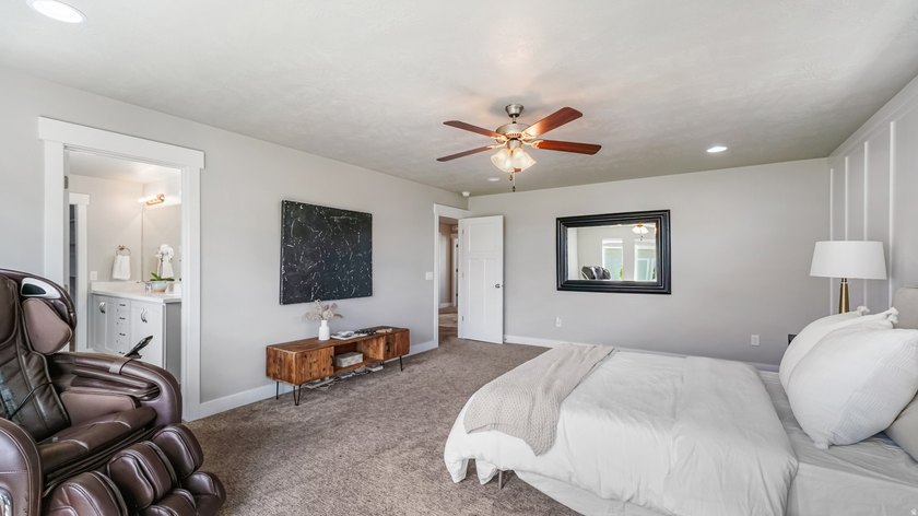 Welcome to this exceptional 3,789 sq. ft. two-story home in one - photo 20