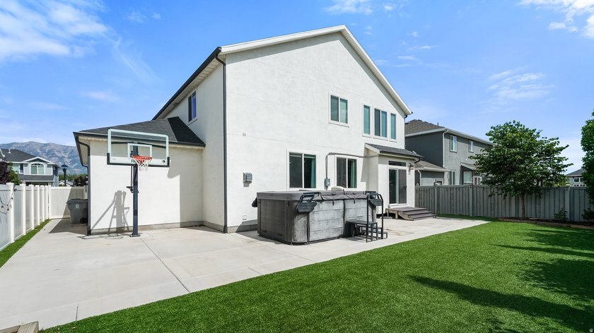 Welcome to this exceptional 3,789 sq. ft. two-story home in one - photo 34