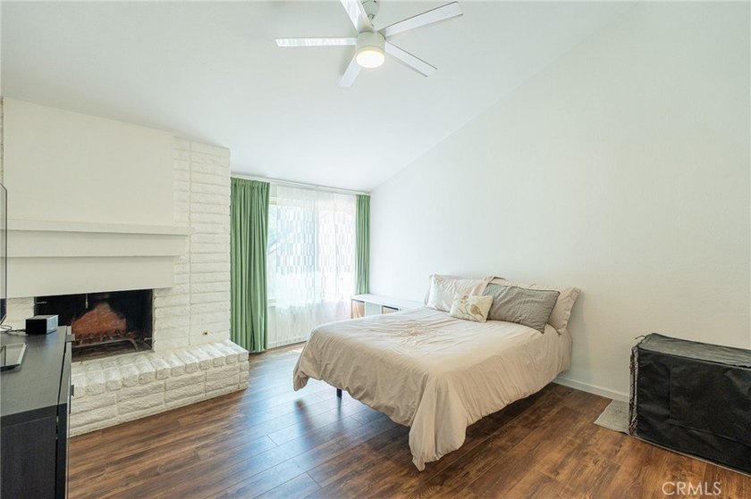 Welcome home to 2620 N Tustin Ave, Unit F-a stunning and - photo 36