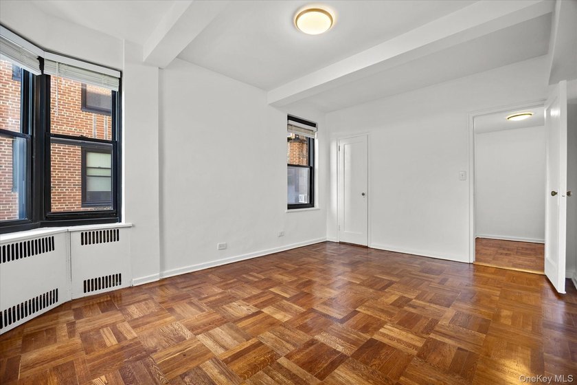 Sweet Renovated One Bedroom on Tree-lined Street - Park Terrace - photo 7