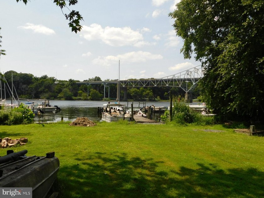 Waterfront with passive income opportunities! Two story home - photo 4
