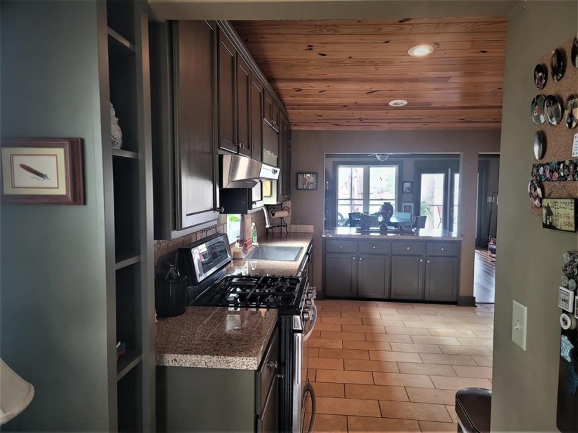 Beautiful Lakefront Home - Under Contract SOLD - photo 7