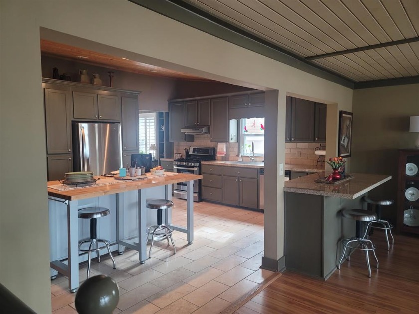 Beautiful Lakefront Home - Under Contract SOLD - photo 11
