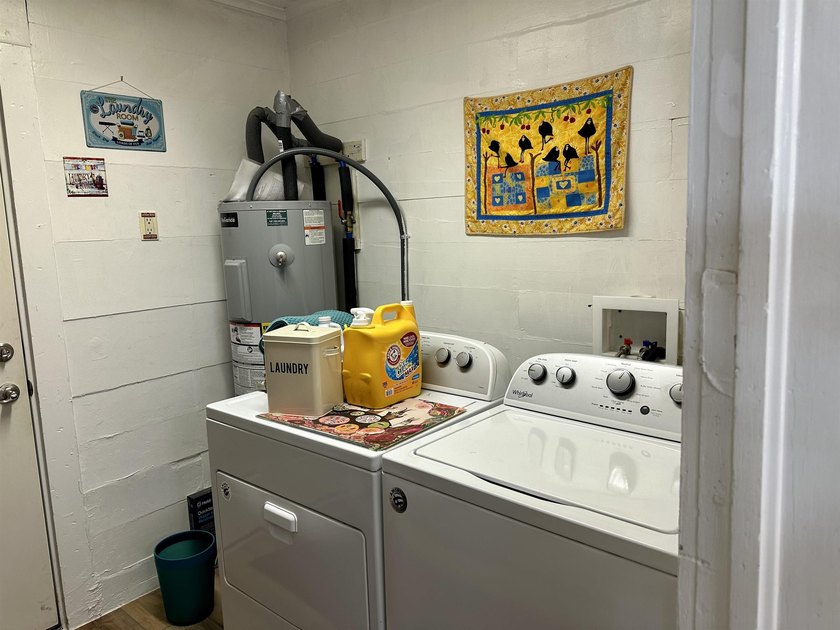 Wonderful upgraded 3 bedroom 1 bathroom home in Westwood! Step - photo 15