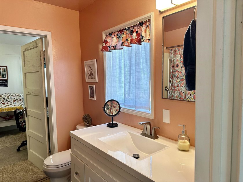 Wonderful upgraded 3 bedroom 1 bathroom home in Westwood! Step - photo 19