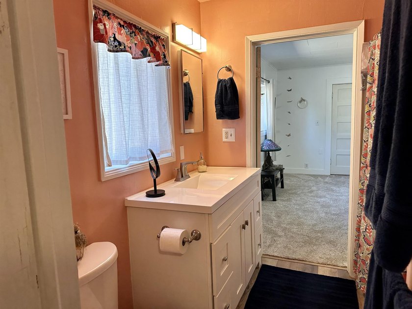 Wonderful upgraded 3 bedroom 1 bathroom home in Westwood! Step - photo 20