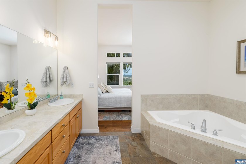 Exceptional Bell Hill home in the highly sought-after Highland - photo 29