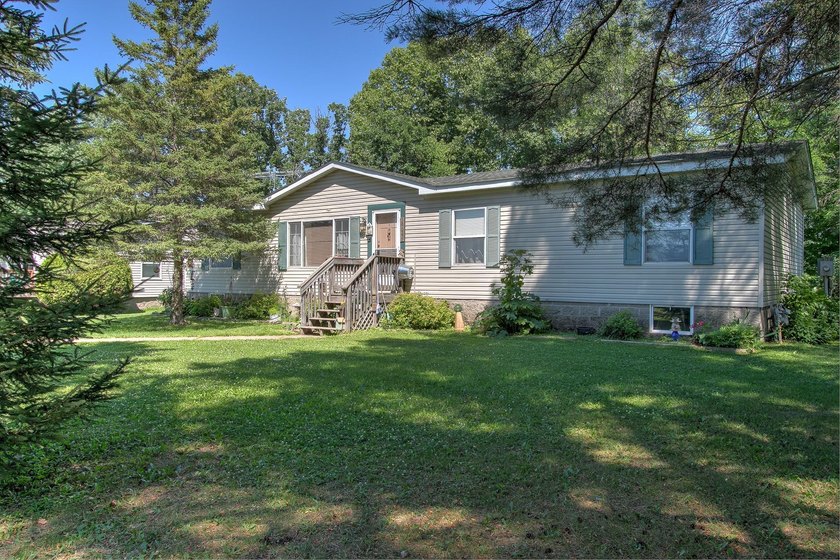 Enjoy low-maintenance living and endless recreational - photo 2