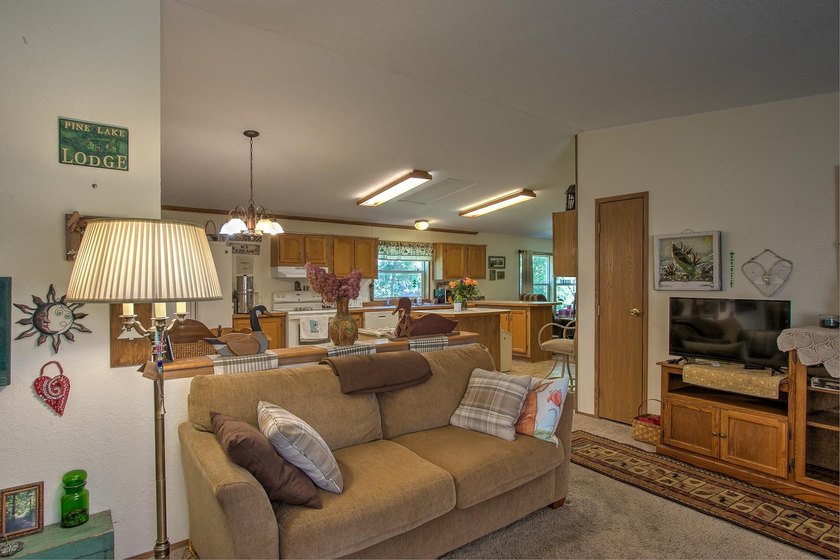 Enjoy low-maintenance living and endless recreational - photo 4