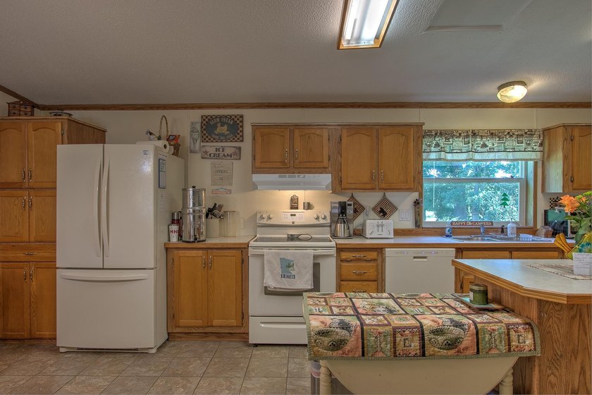 Enjoy low-maintenance living and endless recreational - photo 6