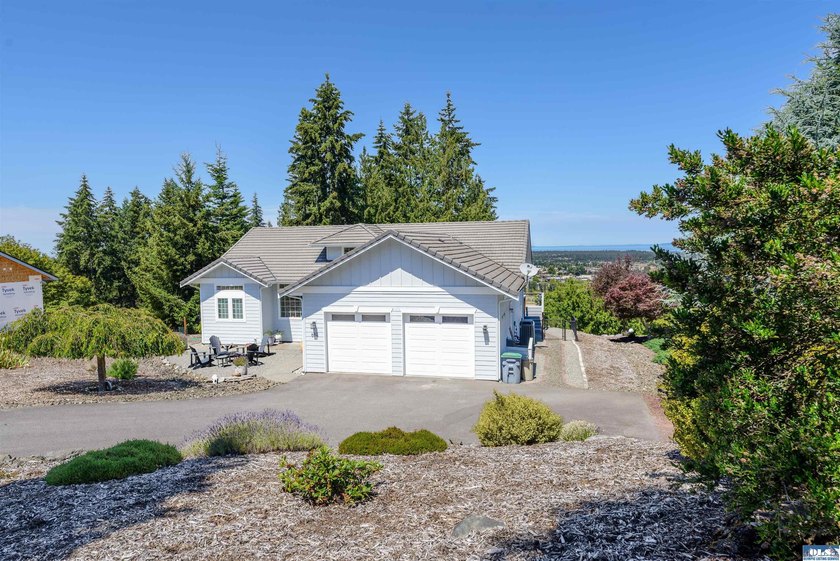 Exceptional Bell Hill home in the highly sought-after Highland - photo 48