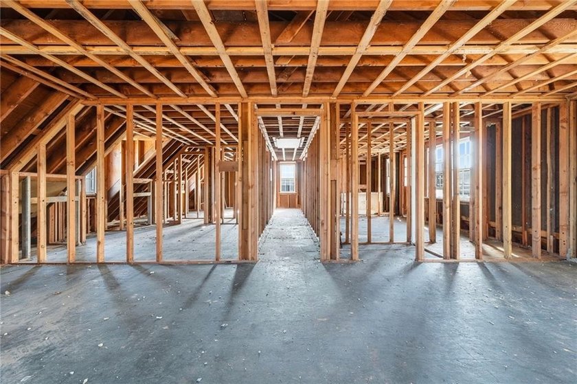 Seize this exceptional opportunity in the rapidly expanding - photo 9
