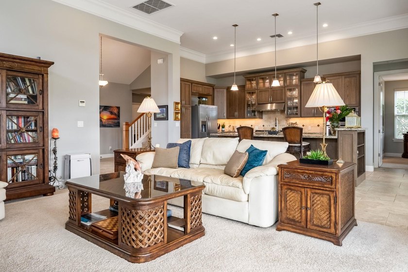 Experience true luxury in the gated community of Hokulani - photo 4