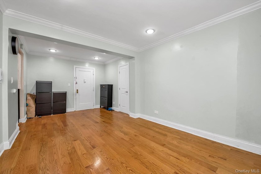 Sunny 1-Bedroom Co-op in Dara Gardens! Features a modern eat-in - photo 6