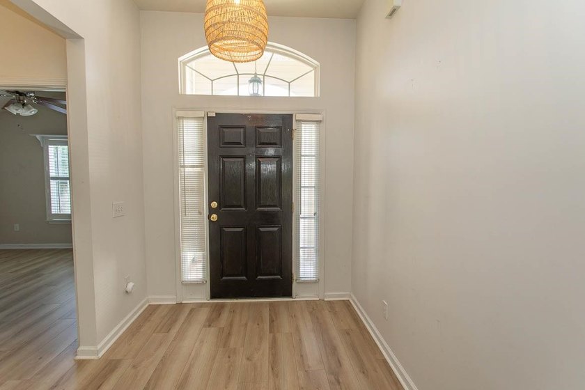 If you're searching for a stylish, updated home in Carolina - photo 7