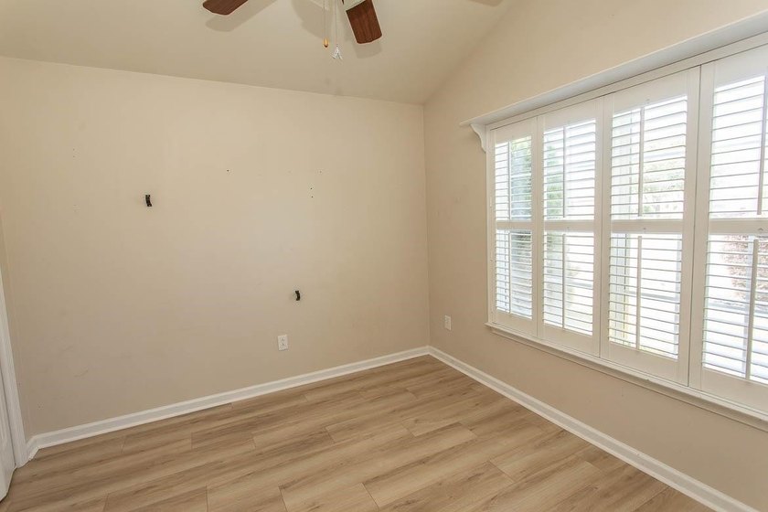 If you're searching for a stylish, updated home in Carolina - photo 8