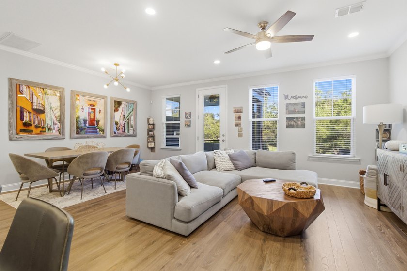 Gorgeous townhome on private pond lot less then 10 minutes to - photo 12