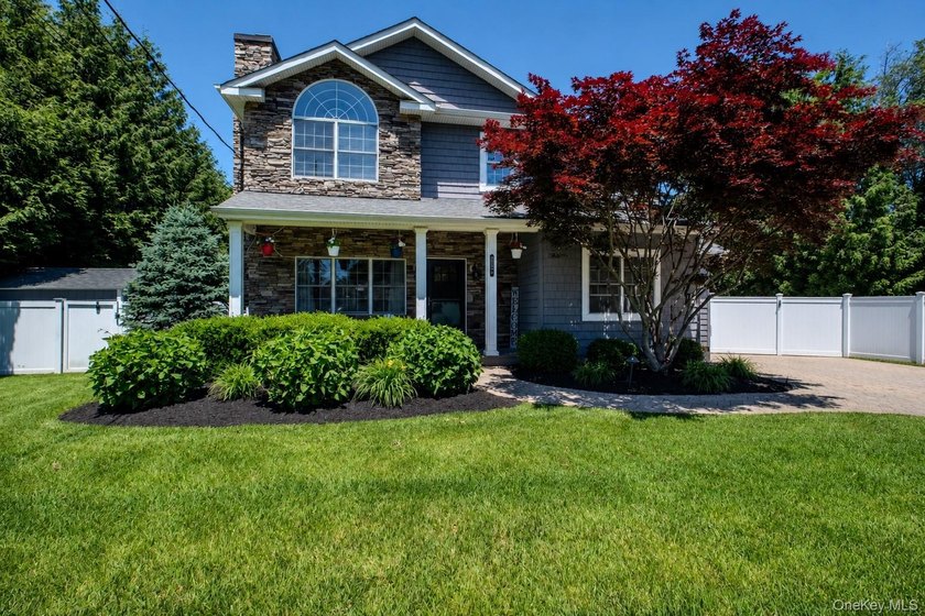 Welcome to 257 Fourth Street, a beautifully maintained and - photo 2