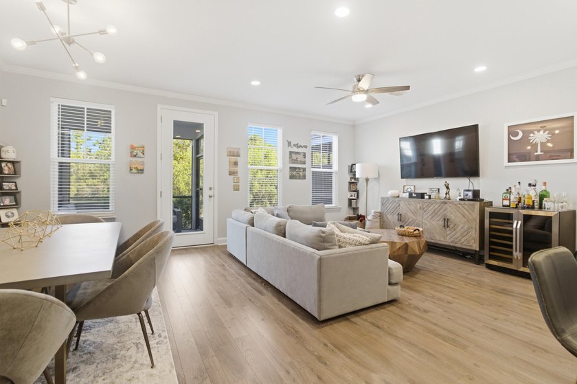 Gorgeous townhome on private pond lot less then 10 minutes to - photo 13