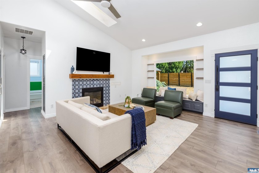 Lovely three bedroom mountain view home in the heart of - photo 13