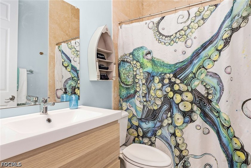 High-performing, income-producing vacation rental on one of - photo 14