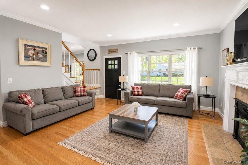 Welcome to 257 Fourth Street, a beautifully maintained and - photo 4