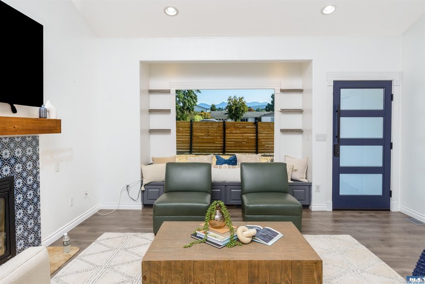 Lovely three bedroom mountain view home in the heart of - photo 14