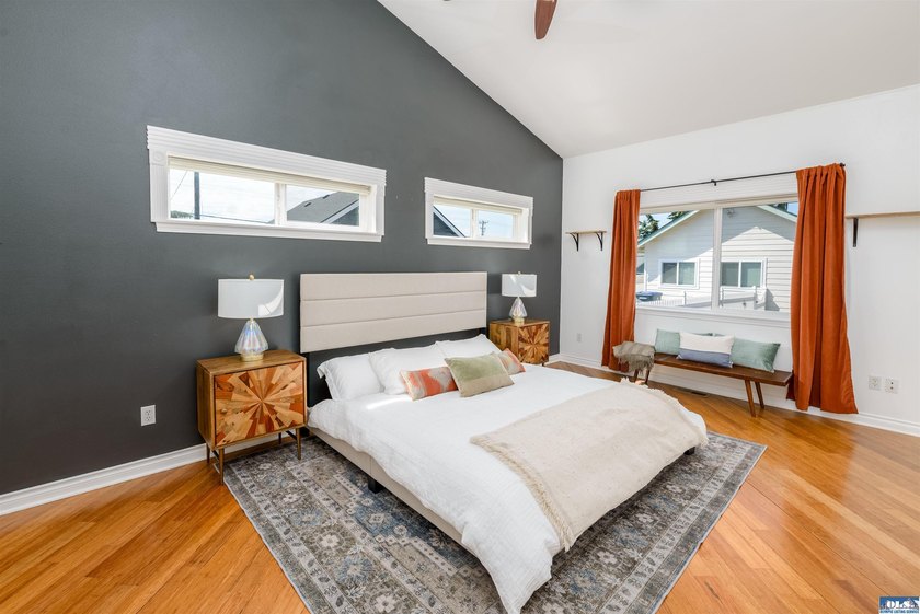 Lovely three bedroom mountain view home in the heart of - photo 26