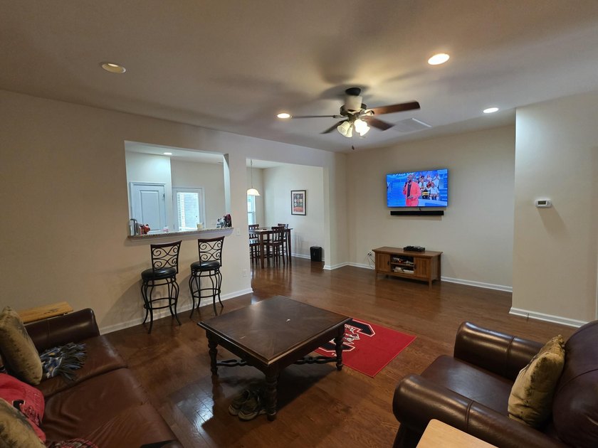 Priced to move and ready for new buyers!! This well maintained - photo 7