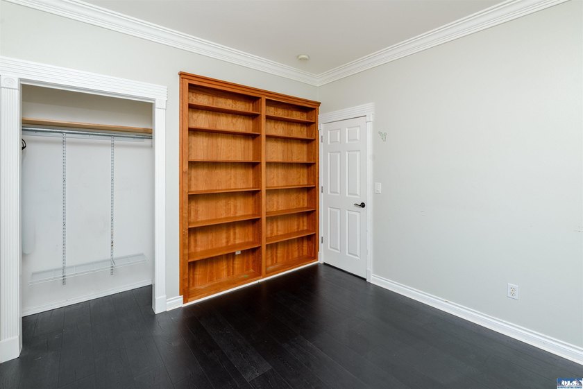 Lovely three bedroom mountain view home in the heart of - photo 32