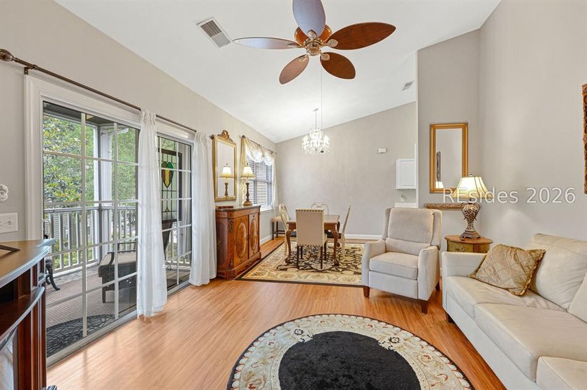 Beautifully maintained 2-bedroom, 2-bath condo offering spacious - photo 5